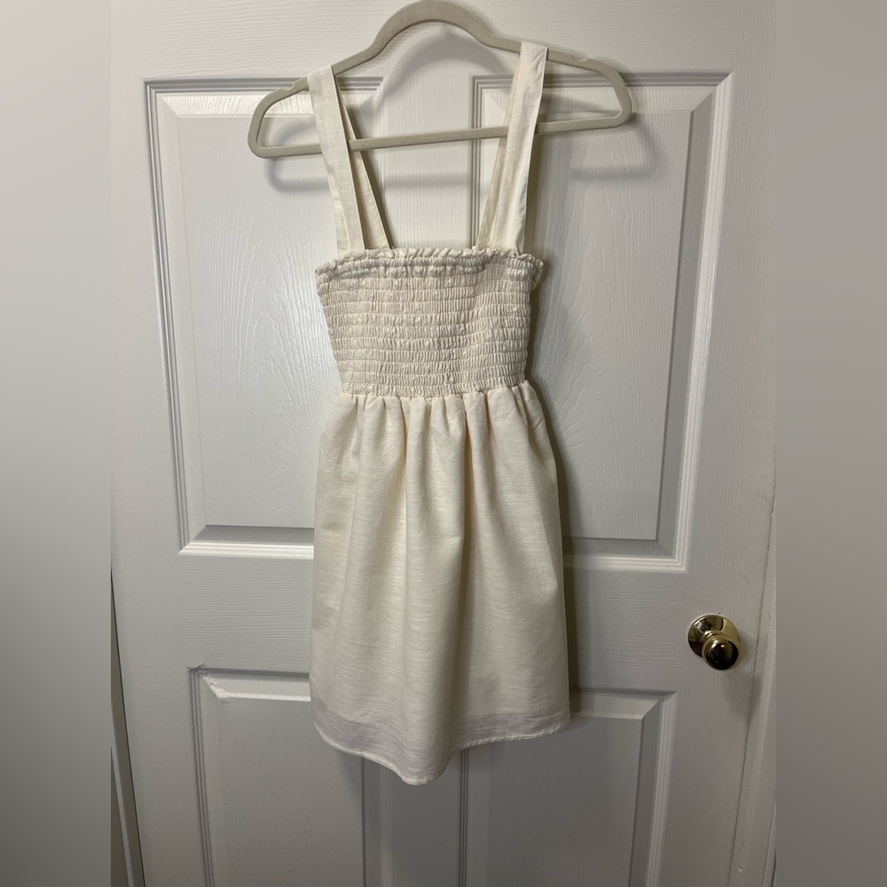 American Eagle  Women’s Cream Baby Doll with‎ Smocking,Adjustable Straps. Sz XS